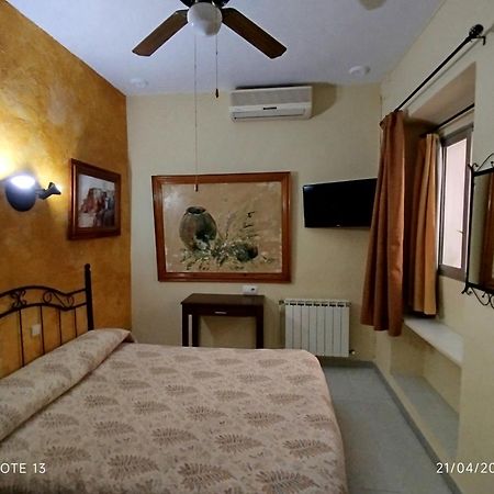 Hostal Manolo 엘푸에르토데산타마리아 객실 사진