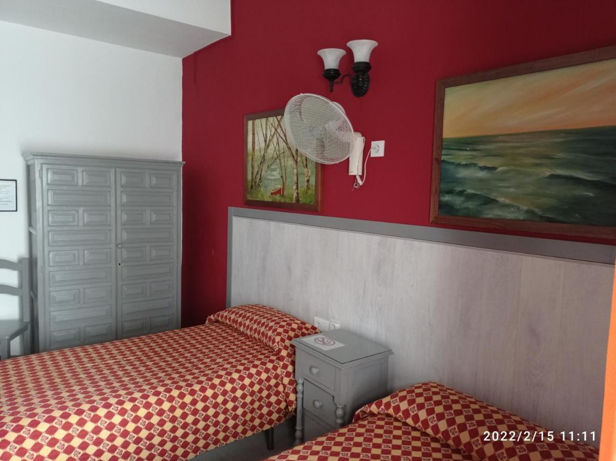 Hostal Manolo 엘푸에르토데산타마리아 객실 사진