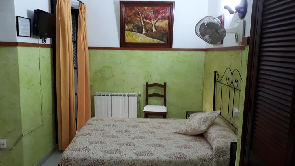 Hostal Manolo 엘푸에르토데산타마리아 외부 사진