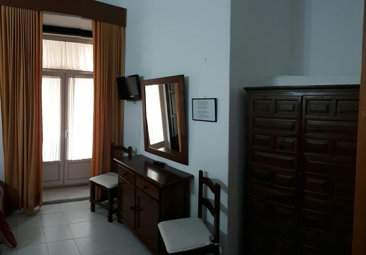 Hostal Manolo 엘푸에르토데산타마리아 외부 사진
